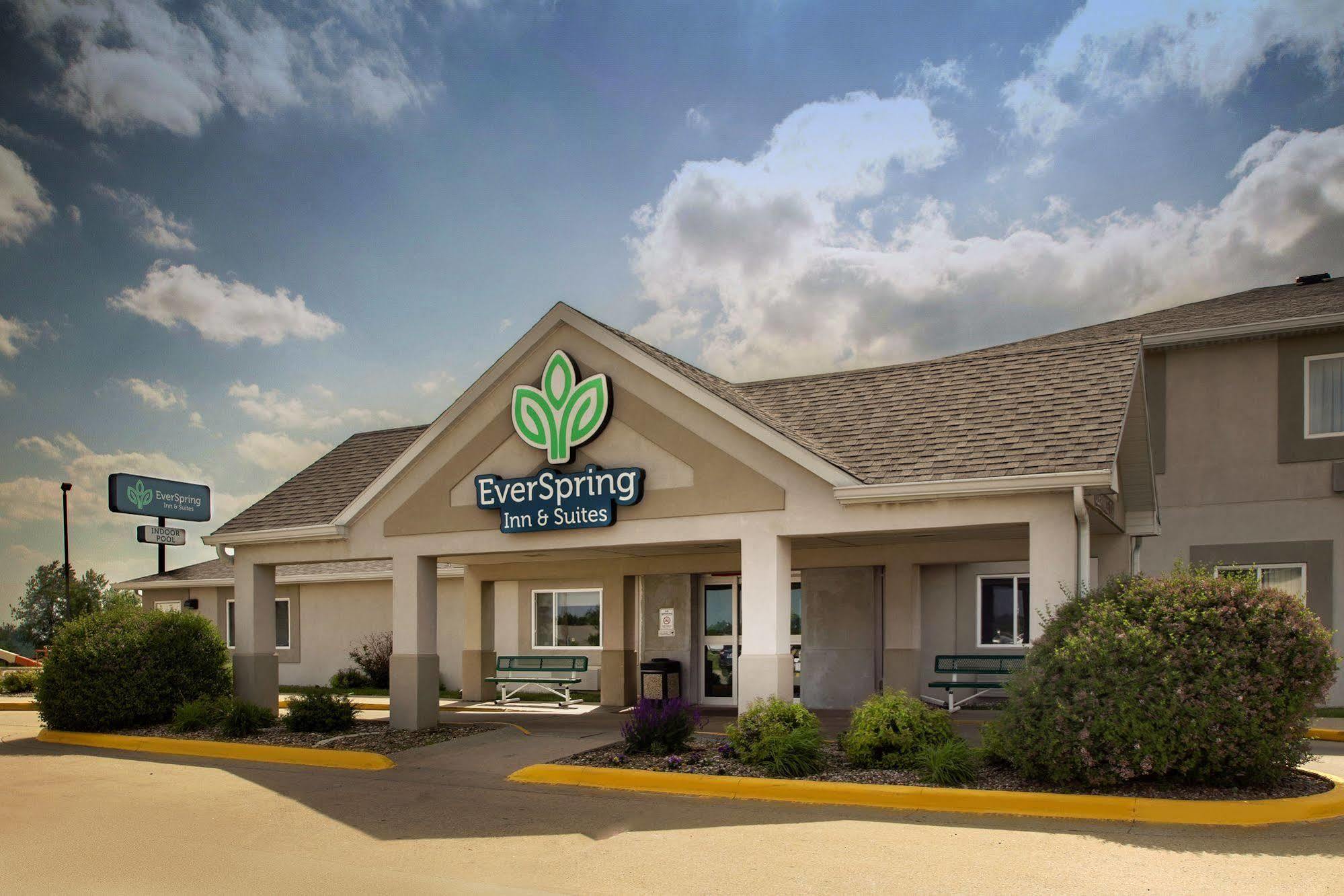 EverSpring Inn&Suites Oskaloosa Exterior foto